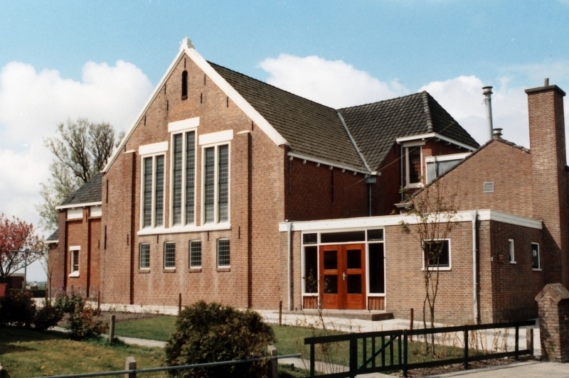 800px-08747_Blija_PKN._Gereformeerd_Unemastraat_13_Fr_2